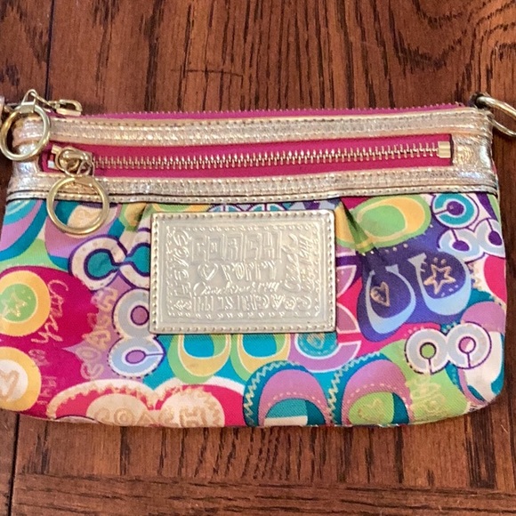 Poppy Coach Large Multicolored Wristlet/Clutch - Picture 16 of 16